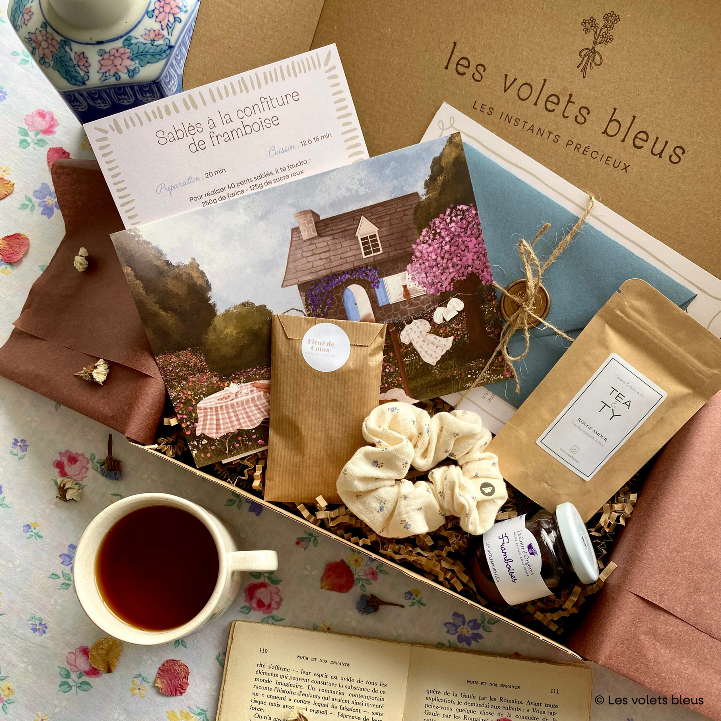 Box Les clés du cottage ouverte – Produits artisanaux français et activité créative